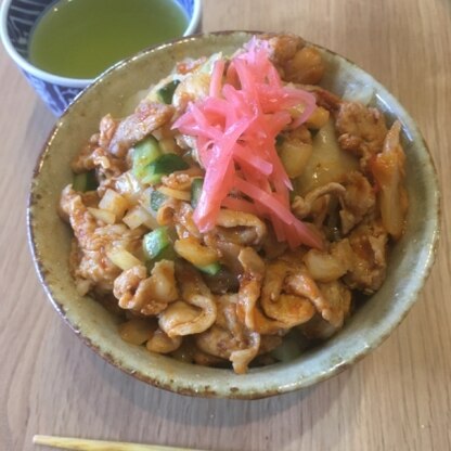 ♡Happiest♡さん、豚丼作りました♪甘い玉ねぎとボリュームたっぷりのお肉で、とっても美味しかったです(о´∀`о)♡
また作ります❣️